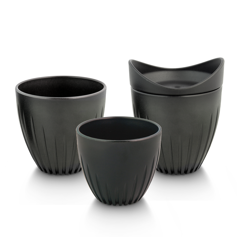 Herbruikbare koffiebeker gemaakt met koffiedik